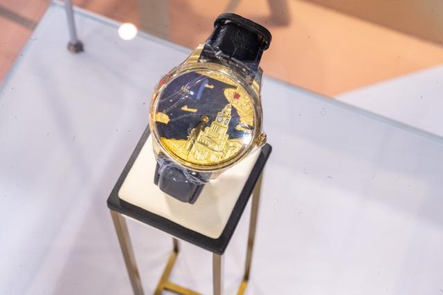 创首发长三角文博会上海老字号展现精彩设计开元棋牌手提灯笼、冰箱贴…马年豫园灯会文(图2)