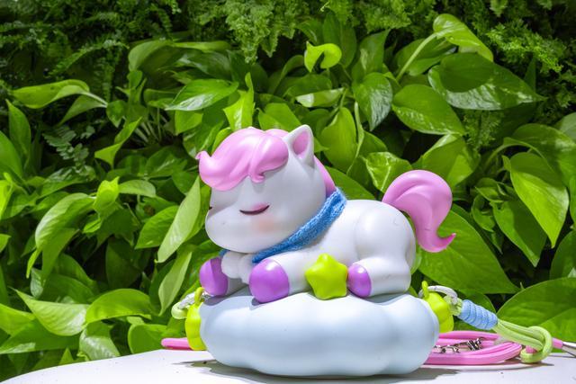 创首发长三角文博会上海老字号展现精彩设计开元棋牌手提灯笼、冰箱贴…马年豫园灯会文(图3)